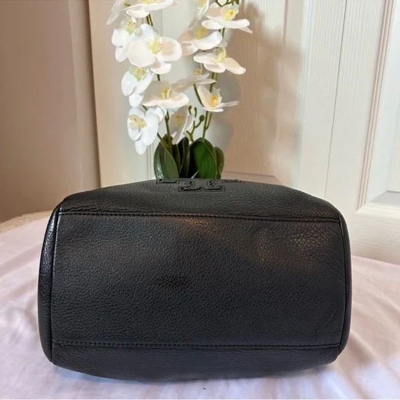Tory Burch Black Leather Shoulder Bag with Gold Accents - Picture 12 of 16